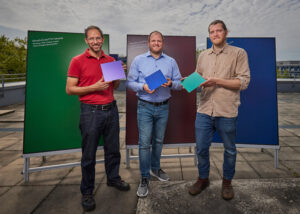 Oliver Höhn, Thomas Kroyer und Andreas Wessels, Entwickler der MorphoColor-Technologie vom Fraunhofer ISE