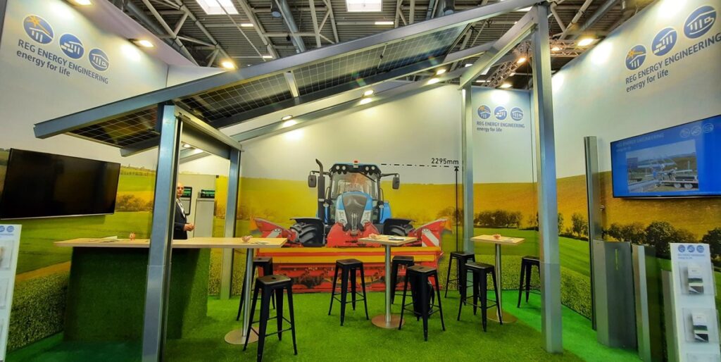 Agri-PV System auf der Messe, Modultisch