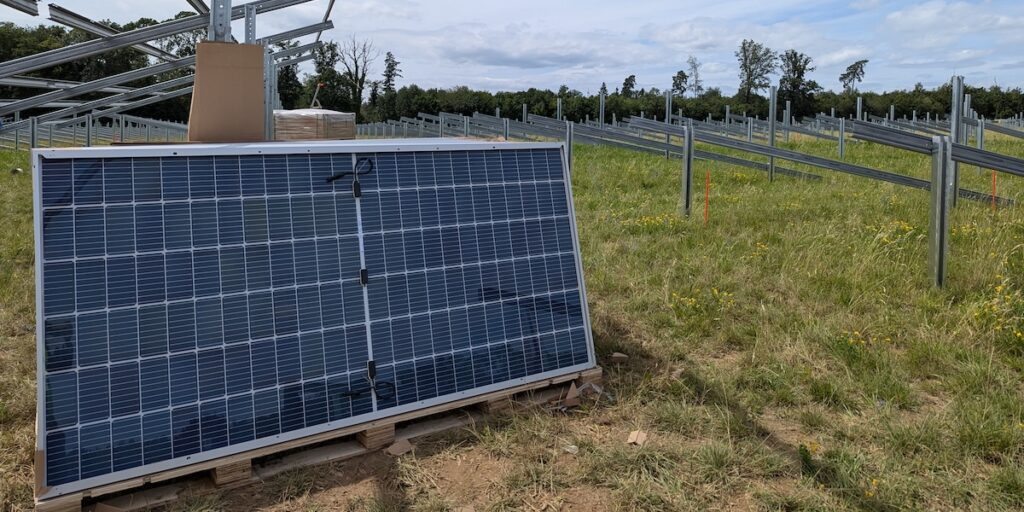 Baustelle der Photovoltaik-Anlage im Energiepark Gundelsheim, 5. Juli 2024, EnBW, Freifläche