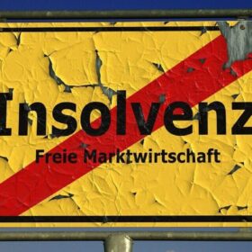 Ortsausgangsschild, Insolvenz